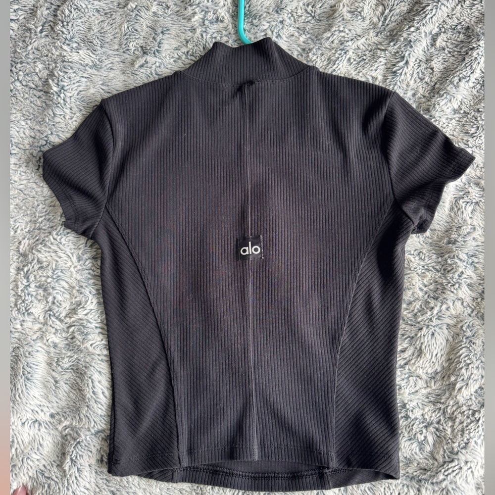 ALO Yoga Black Ribbed Short Sleeve Top